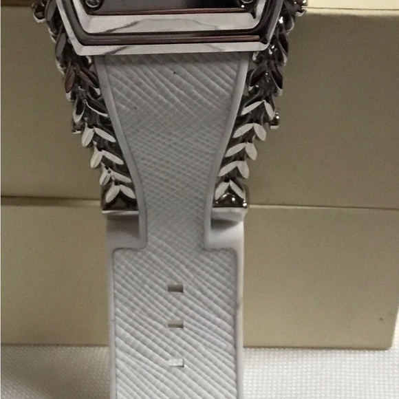 Invicta Reserve Gladiator Women's Swiss Quartz Strap Watch.  New without tags - Picture 3 of 5